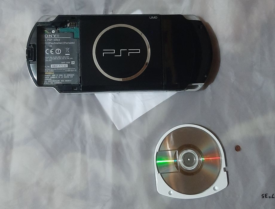 Vand psp în stare bună 3003 cu god of war
