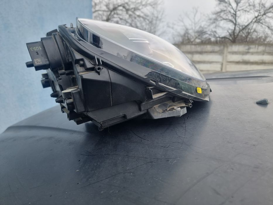 Far dreapta porsche macan matrix full led cod 95B941016F