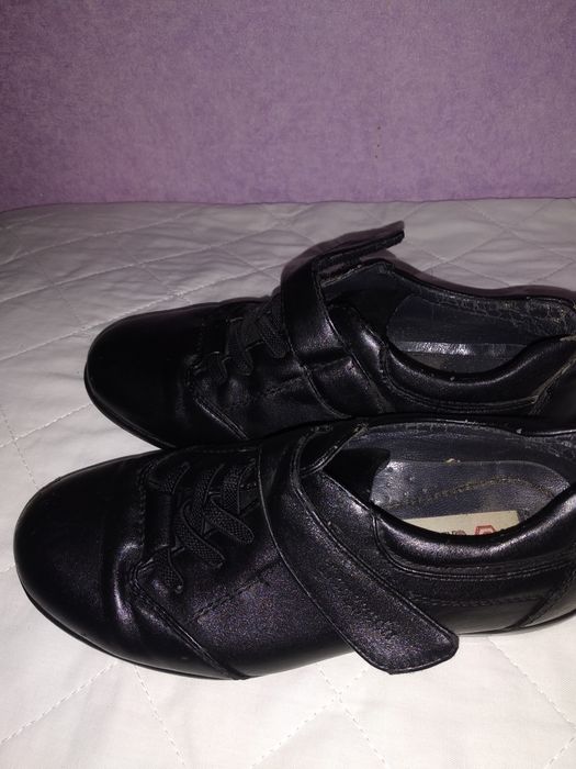 Туфли на мальчика.