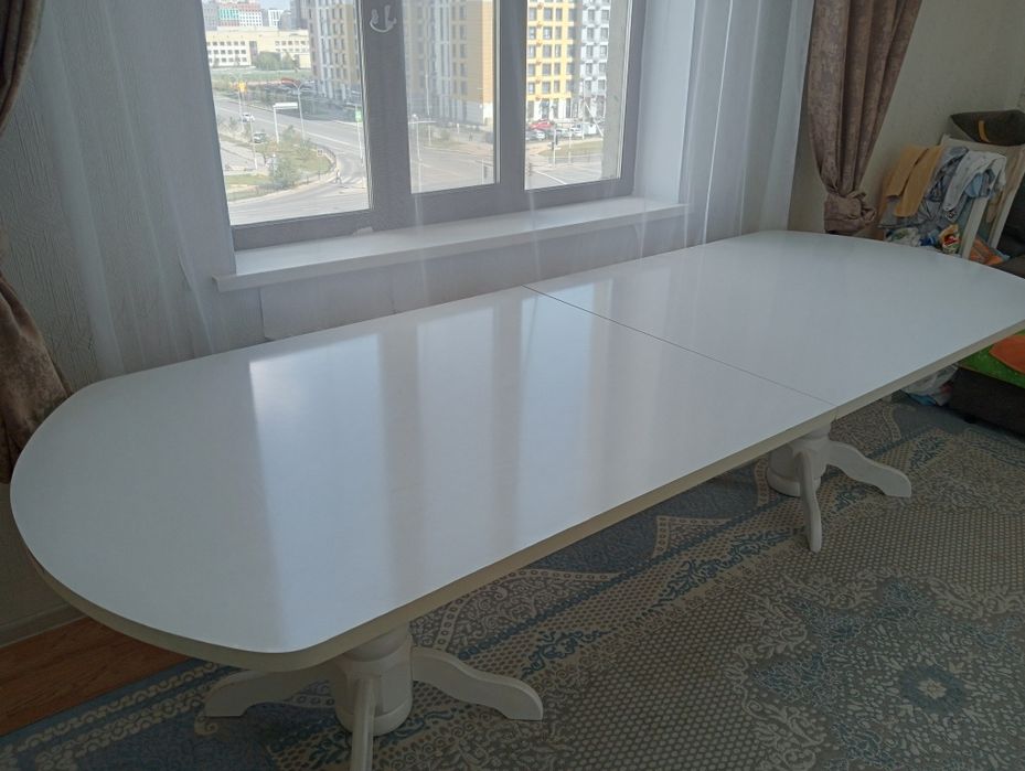 Продам обеденный стол (раздвижной)