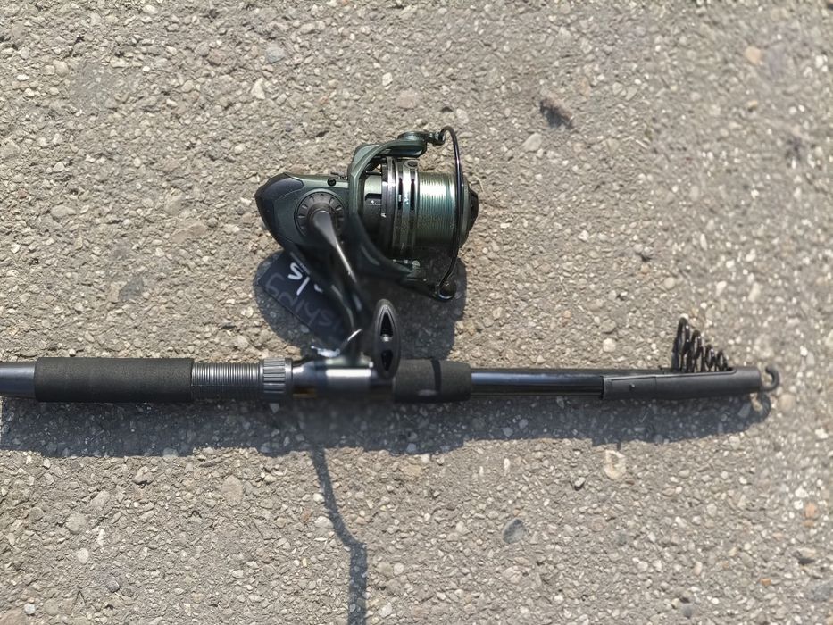 Set 5 Lansete Telescopice 2.10m cu Mulinete - Pregătite de Pescuit
