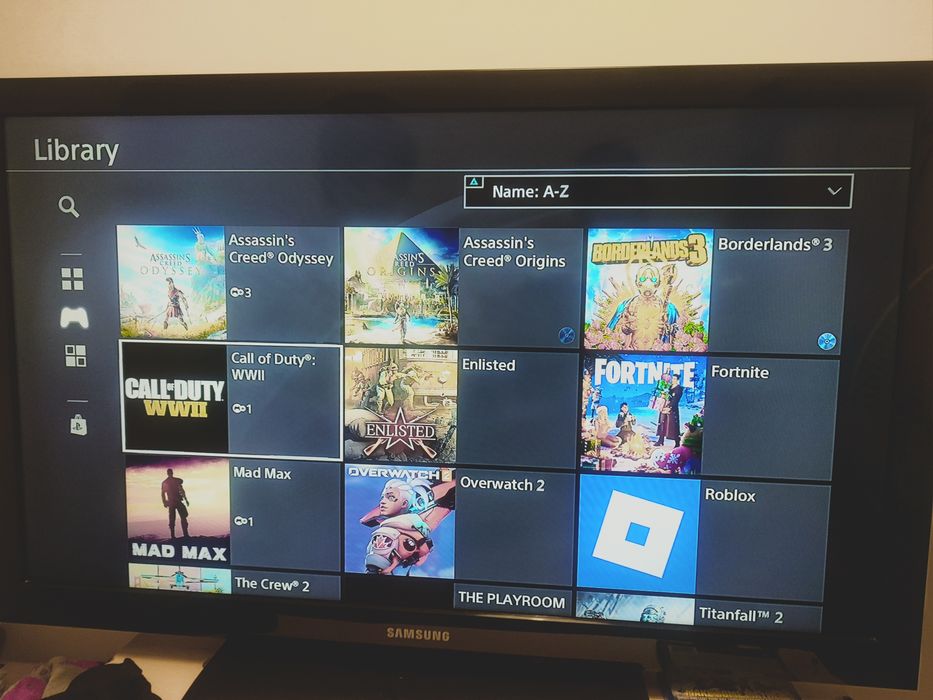 Vând PS4 pro special edition Marvel Spider-Man