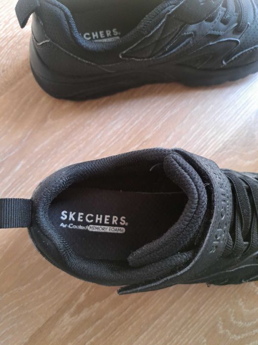 Кроссовки продам