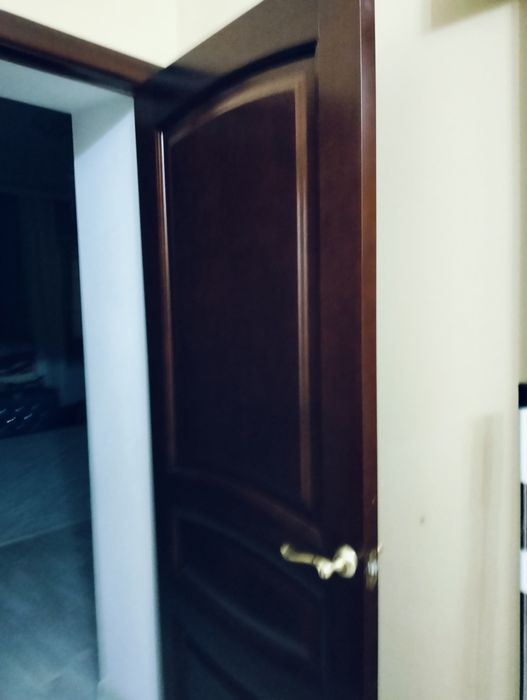 Продаются двери  деревянные