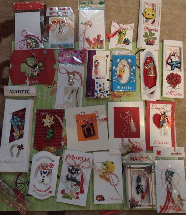 Lot 22 mărțișoare