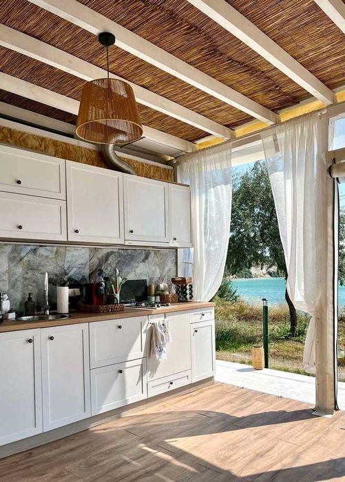 Каравана The Black Pearl, къмпинг Свети Георги, с.Топола, Каварна