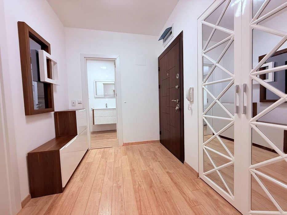 Дава се под наем Двустаен апартамент в Бургас, Изгрев - 72 кв.м за 663 € - Снимка #3