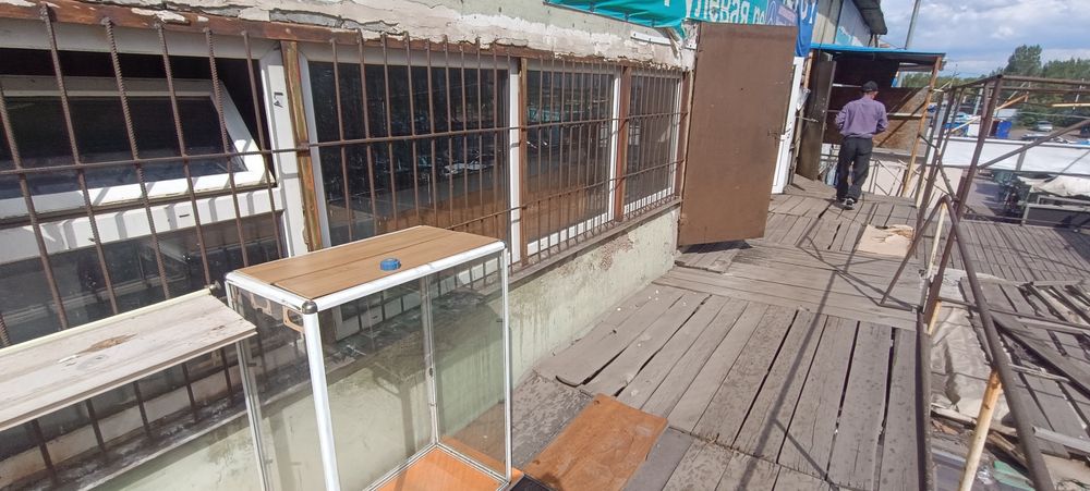 Сдам торговое  помещение на рынке