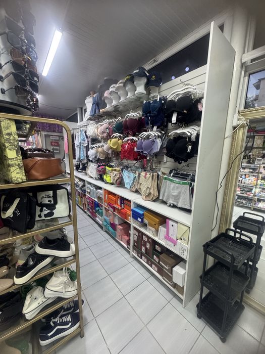 Магазин косметики и одежды