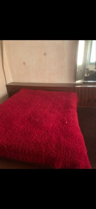 Продавам спално обзавеждане