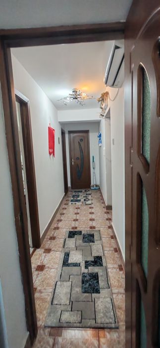 Apartament 3 camere de vânzare