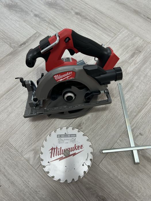 Milwaukee M18 FCS 552 circular