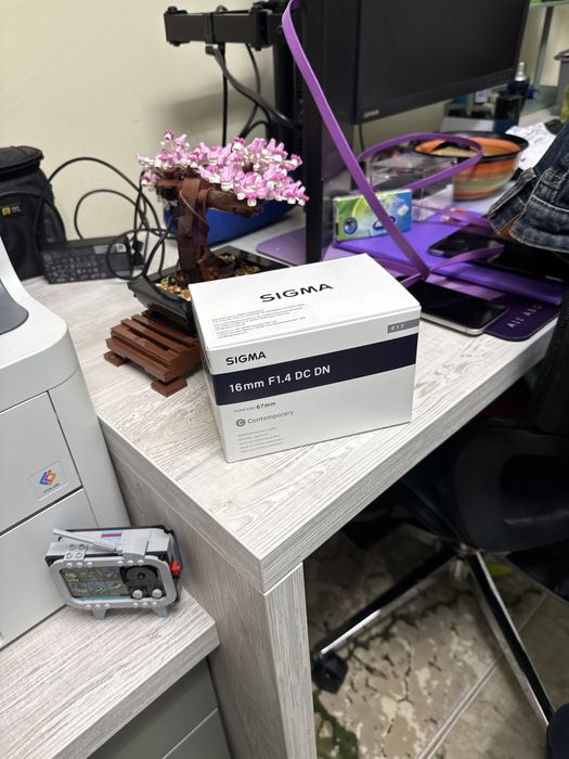 Obiectiv Sigma 16 mm, f1.4, montura sony e + cutie