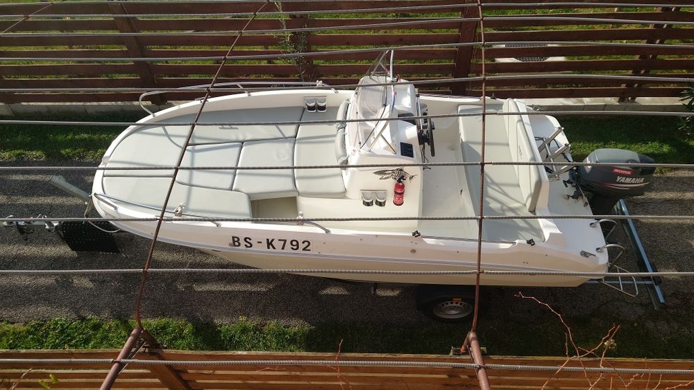 Vând barcă Remus 450 cu periodic și motor 2 timpi 30cp Yamaha