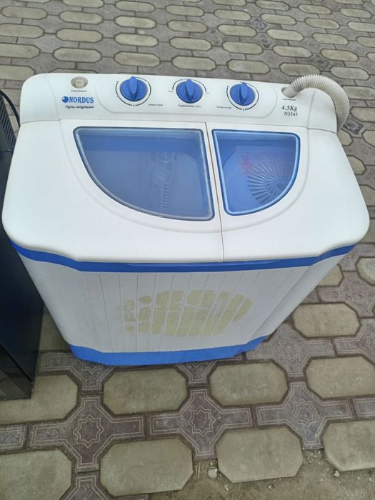 Kir yuvish mashinasi sotiladi