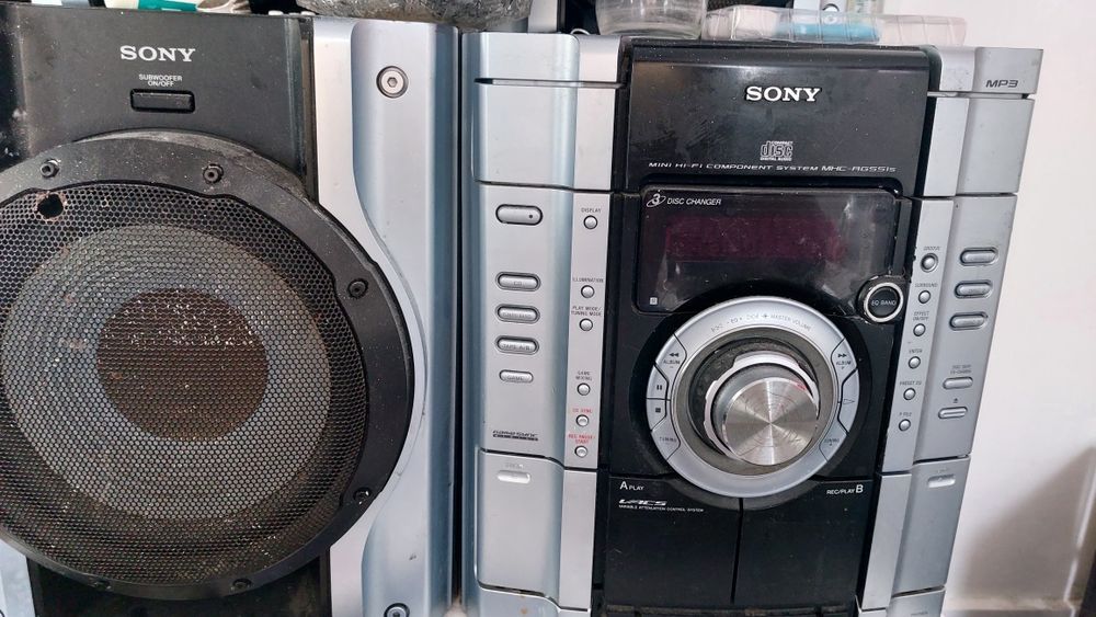 Телефон Samsung. Huawei. Музыкальный центр