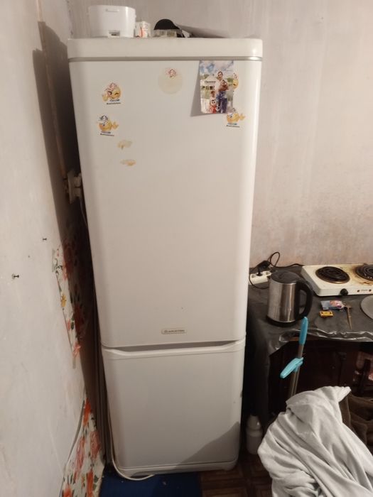 Холодильник Аристон