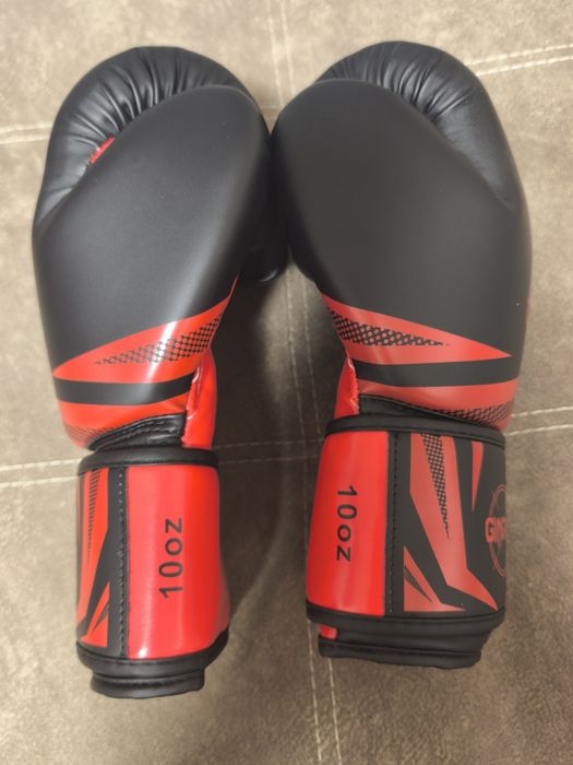 Боксерские перчатки 8oz