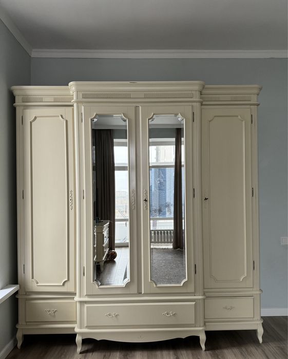 Шкаф, кровать/ итальянская мебель Cavio