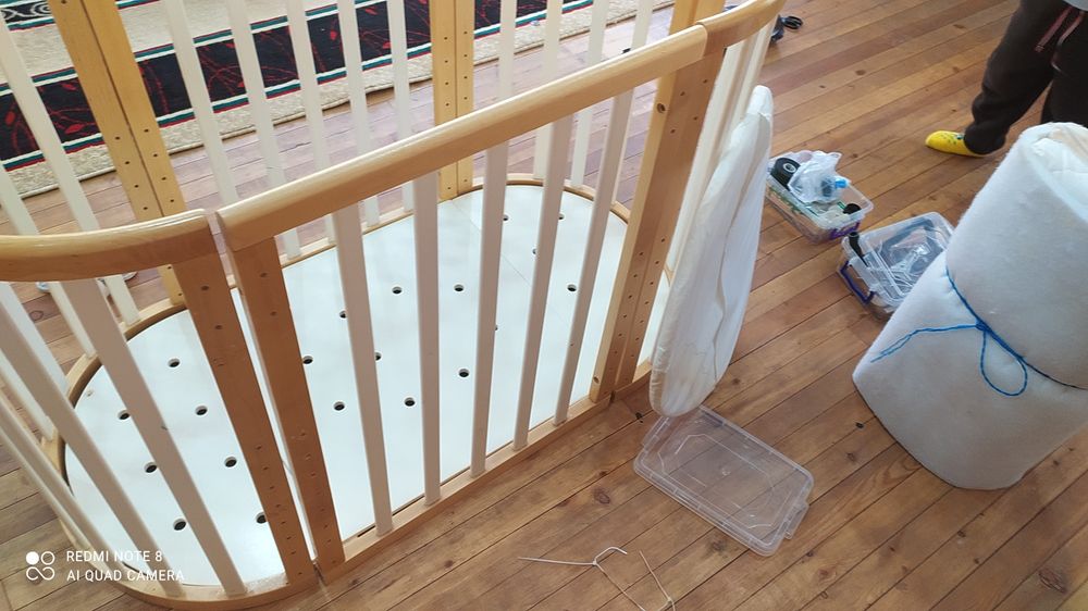 Болалар кравати сотилади