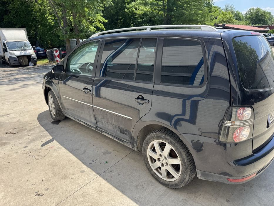VW Touran 2.0TDI 170к.с. На части