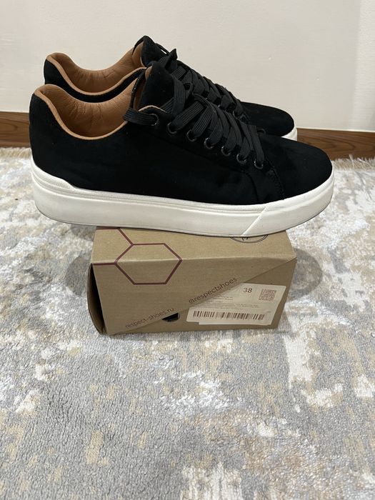 Продам кеды Zara