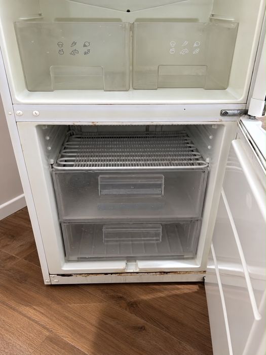 Холодильник Zanussi