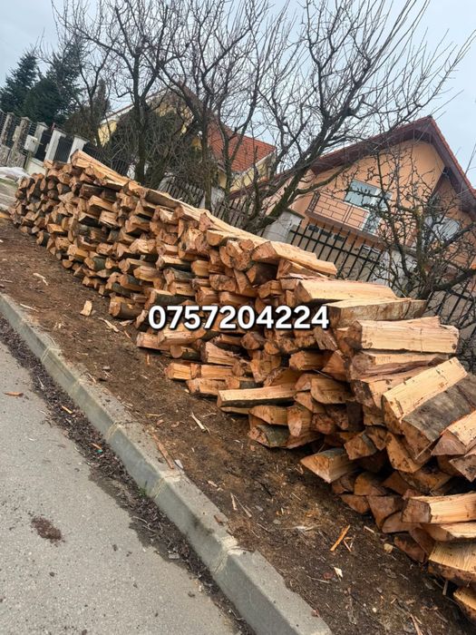 Lemn de foc 300 lei metrul ster, cantitate minimă de 8 metri