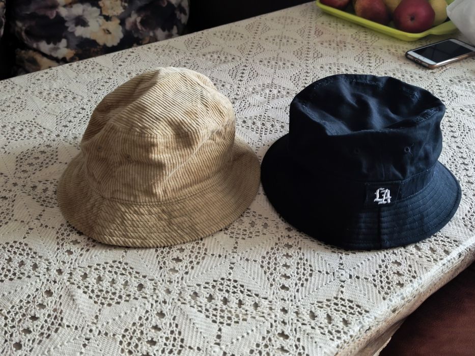 Pălării clop , preț pentru ambele !