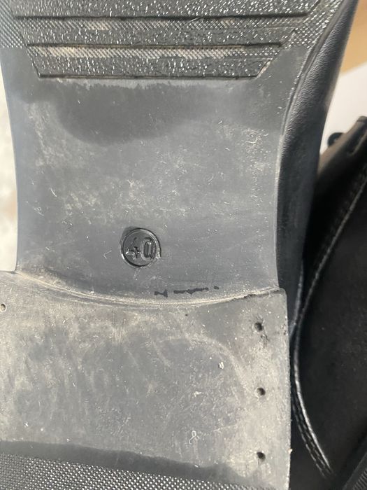 Vând pantofi eleganti purtati cateva ore