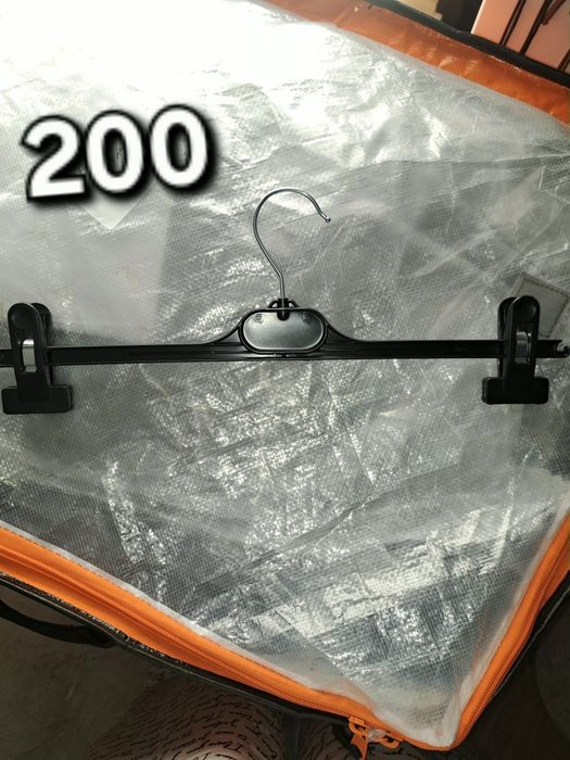 Umerase 750 bucăți