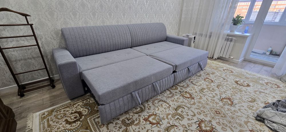 Продам диван 3 метра в очень хорошем состоянии