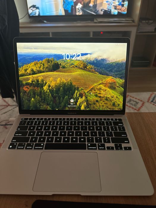 13- inch Macbook air M1 8/256