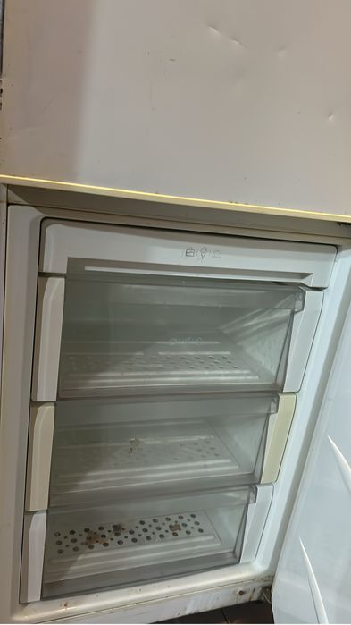 Продам холодильник в рабочем состояний