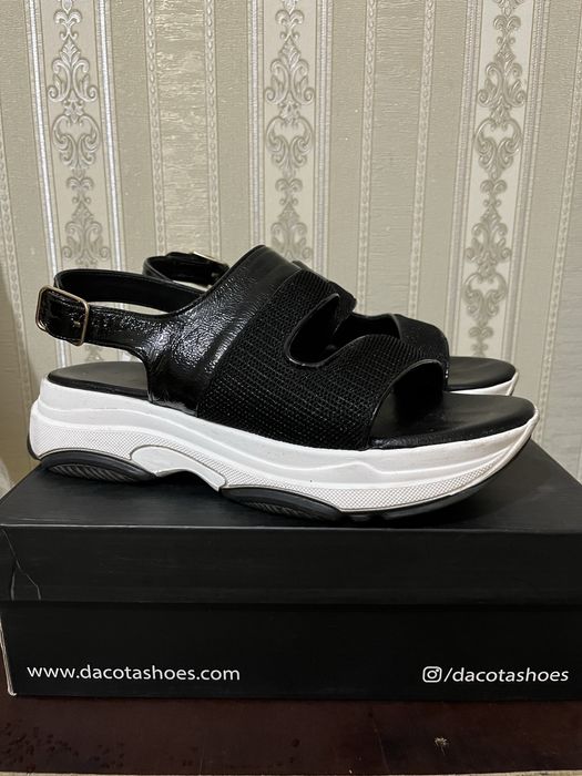 Продам сандали 41р