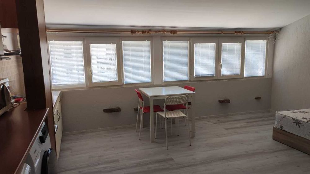 Дава се под наем Ателие в София, Център - 35 кв.м за 357 € - Снимка #1