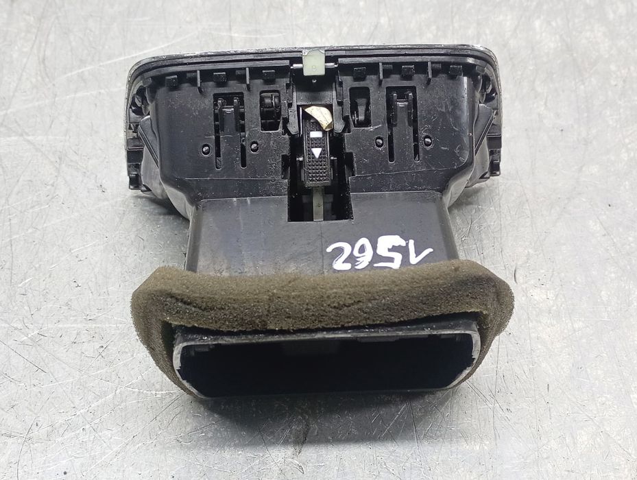 Grila ventilatie bord 5E0819203A Skoda Octavia 3 (2013 - 2017) 1.6 tdi CRKB