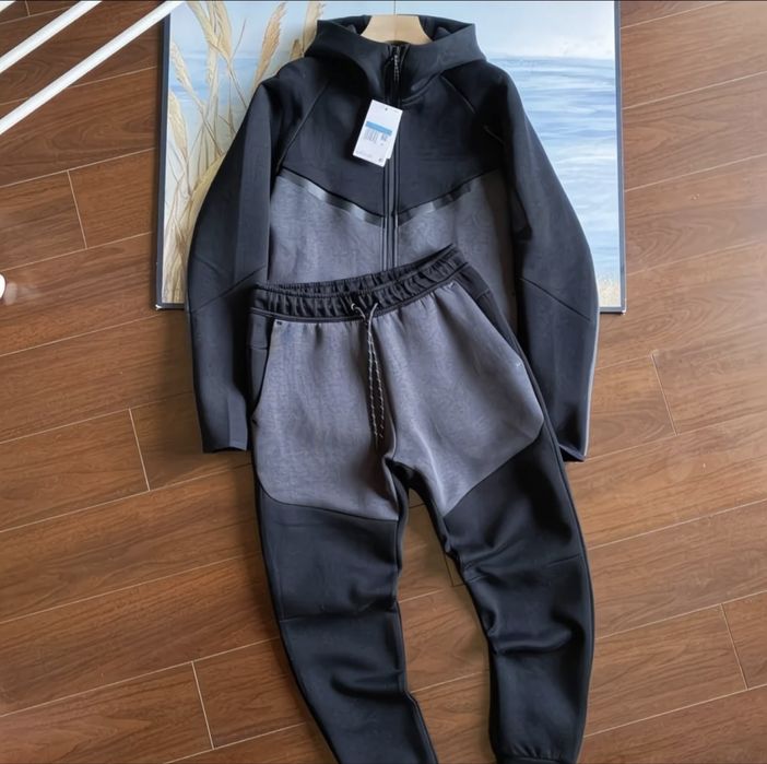 Tech nike двойка