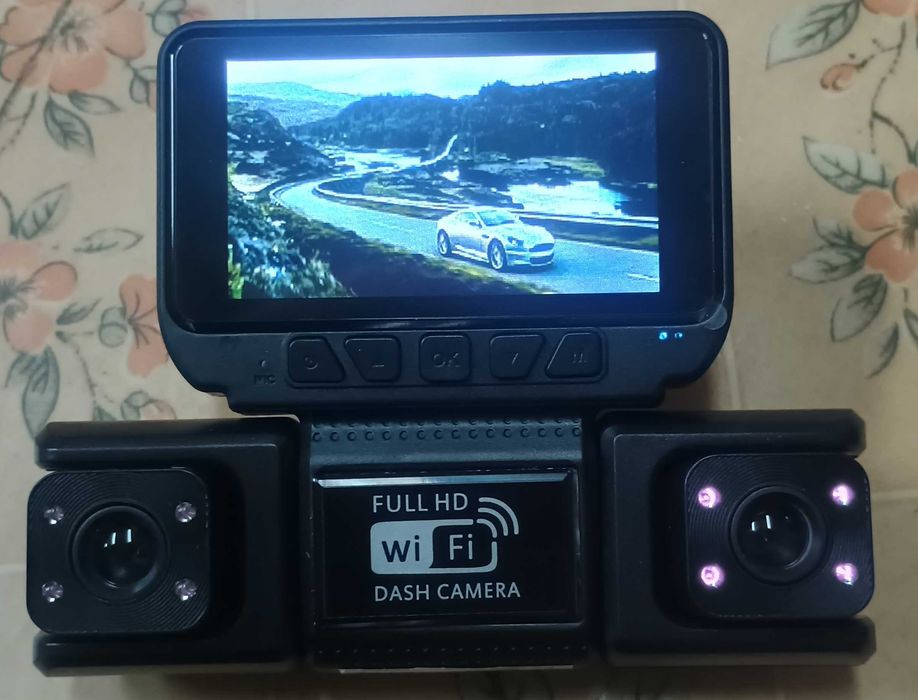 Видео регистратор DASH CAMERA WI/FI  с четири камери.