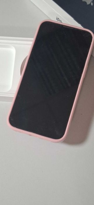 iPhone 13 128GB – кутия, кабел, документи – много запазен
