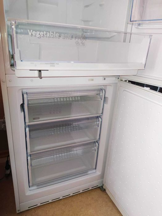 Продам холодильник BOSCH новый