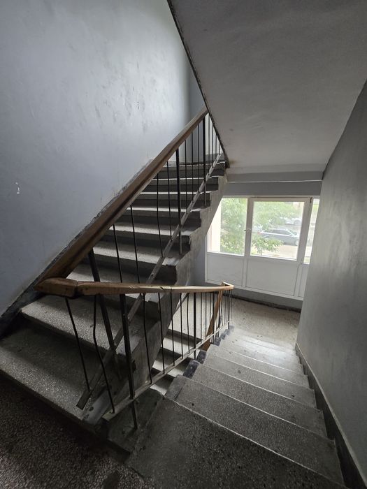 Продава 3-стаен кв. Изток, гр. Перник