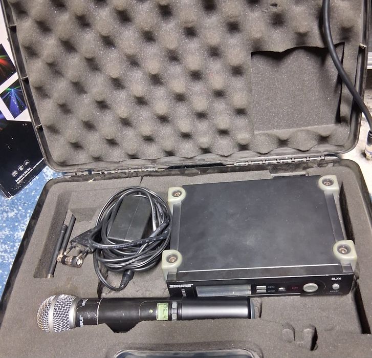 Vând microfon shure