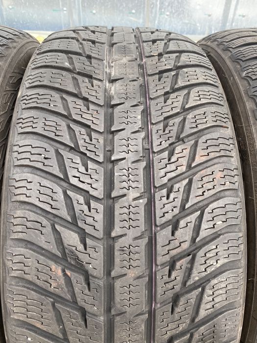 235/55/17 Nokian Зимни