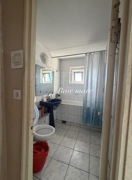 Apartament 3 camere, 75 mp, Etaj 4/4, 2 Balcoane, Zona Exercițiu - Arhivele Statului - Bloc Izolat
