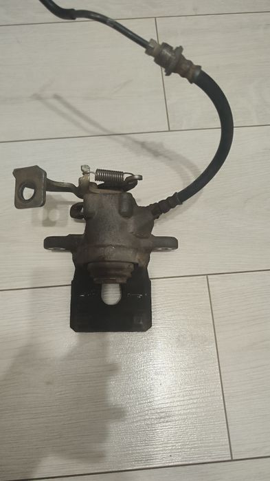 Суппорт Toyota Corolla e140/e150