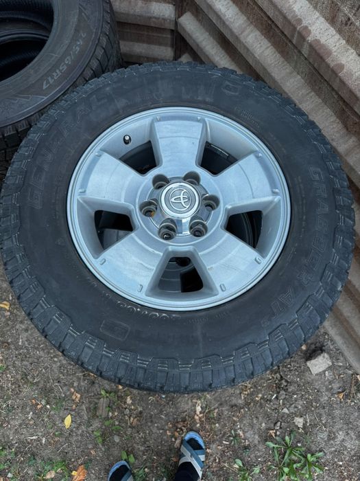 Диски от 4Runner 215 оригинальные с АТ шинами