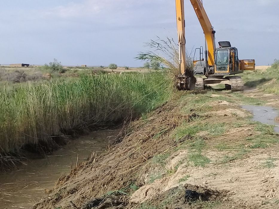 Ekskovator ijaraga beriladi malakalik mutaxassislar bilan birga