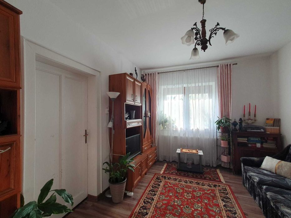 Vand apartament la casă cu curte – zonă centrală aproape de Malul Mureșului