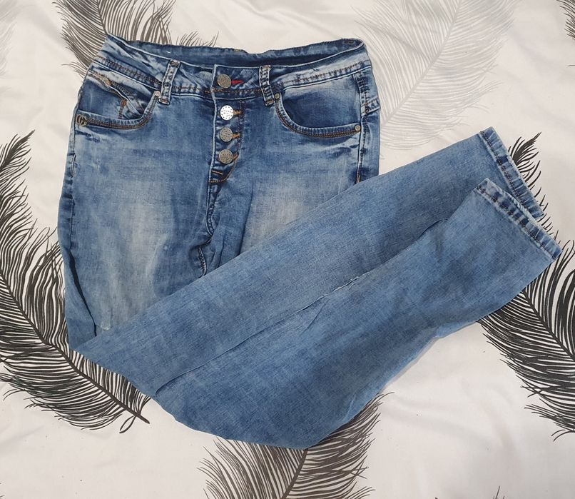 Дамски дънки в добро състояние